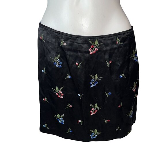 Vtg 90s Y2k XOXO Black Satin Mini Skirt Floral Embroidery Rayon Size 13/14 - Picture 1 of 6